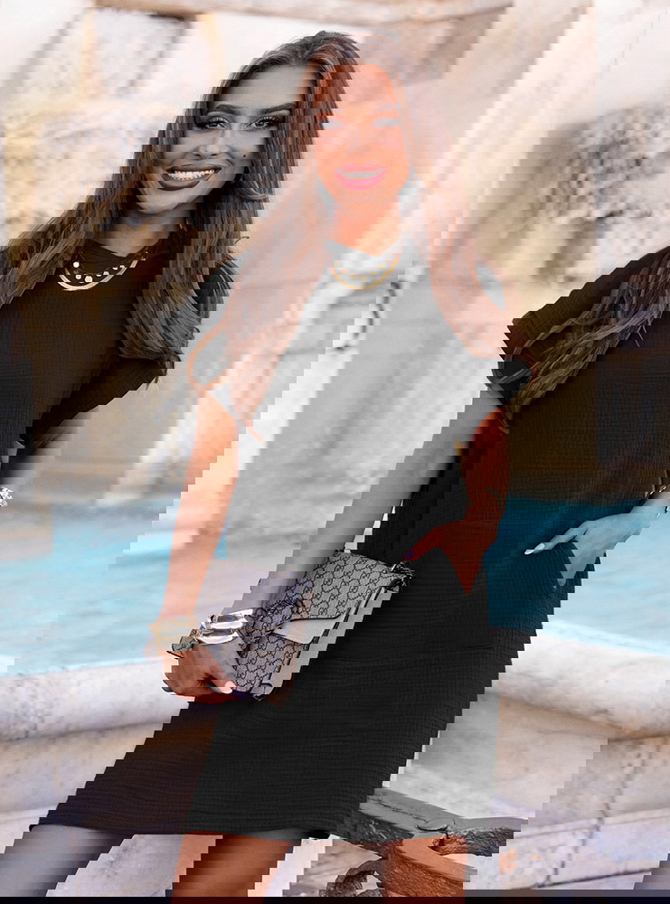 Czarna muślinowa sukienka z kapturem...