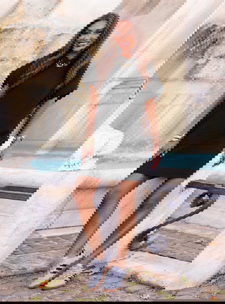 Czarna muślinowa sukienka z kapturem...