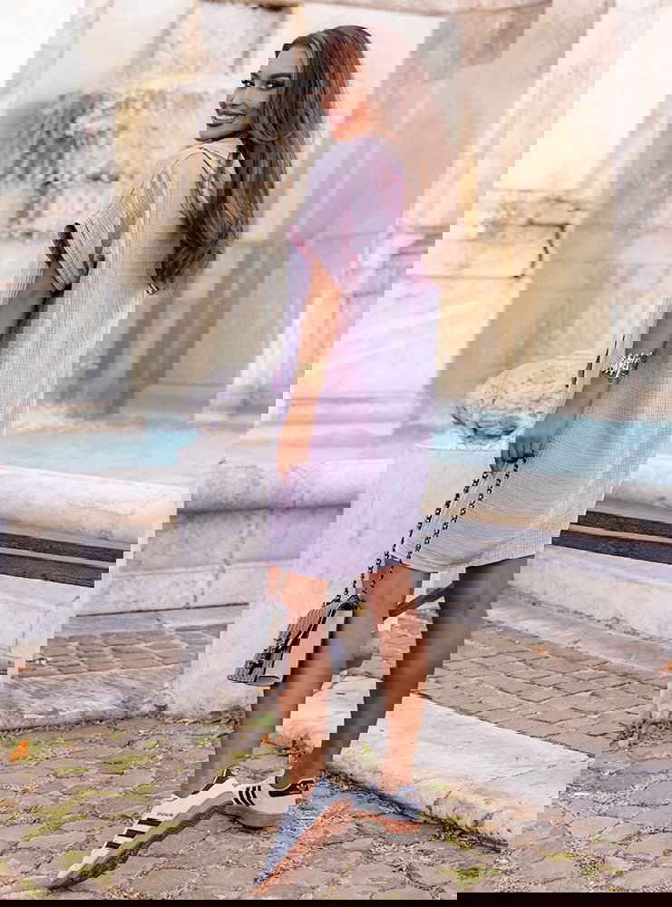 Liliowa muślinowa sukienka z kapturem...