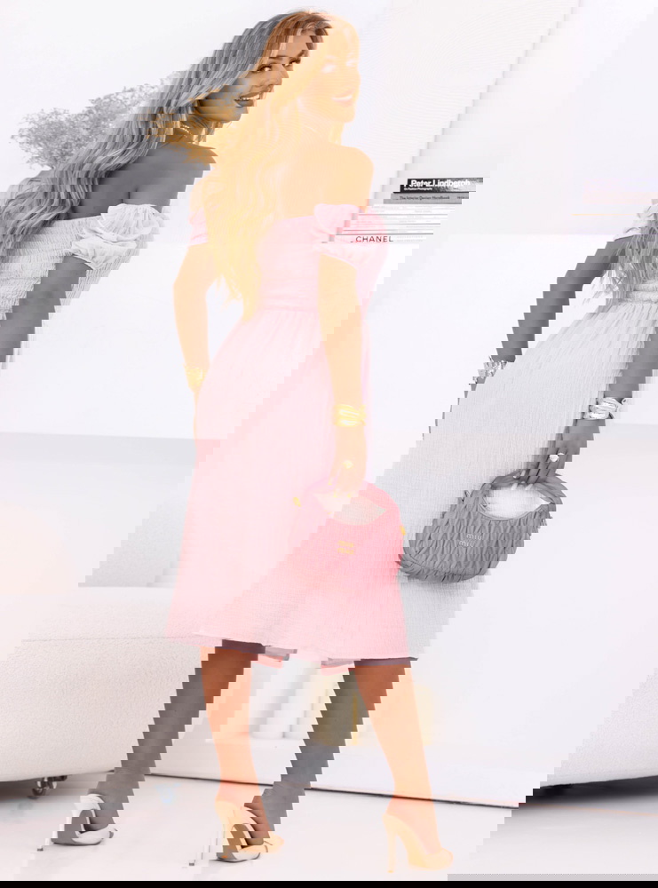 Pudrowa muślinowa sukienka z...