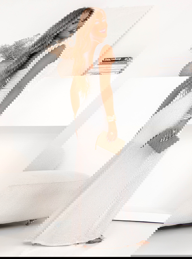 Biała długa cekinowa sukienka na...