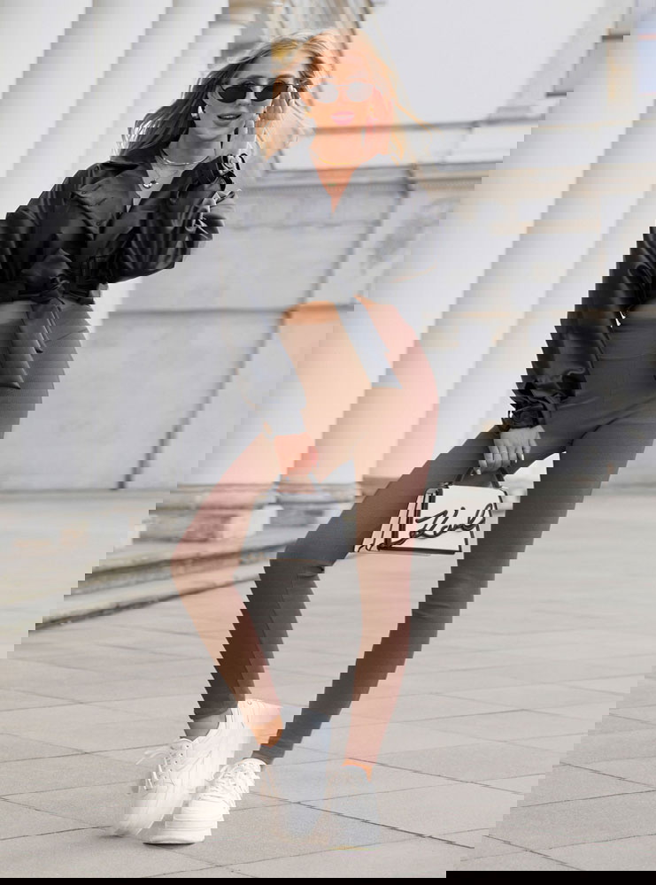 Prążkowane dopasowane legginsy Velvet...