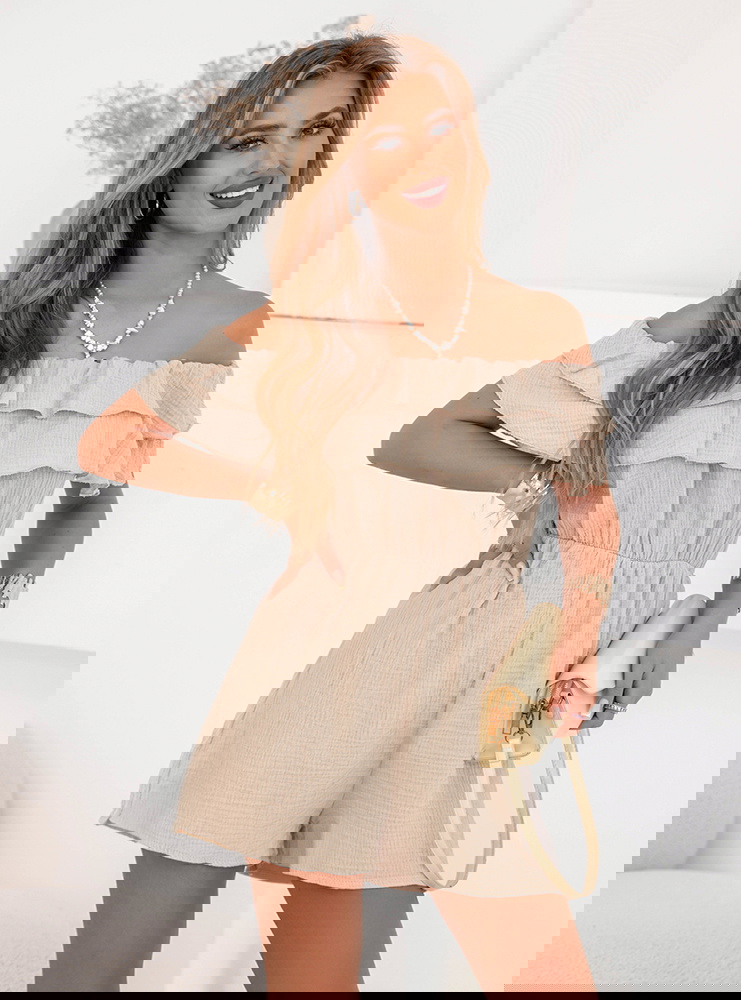 Beżowy krótki kombinezon hiszpanka...