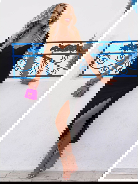 Czarna sukienka z...