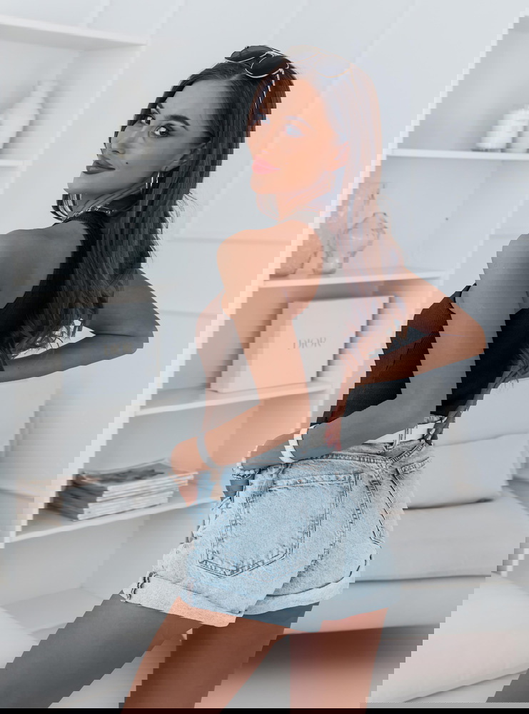 Czekoladowy top na ramiączka Natalee