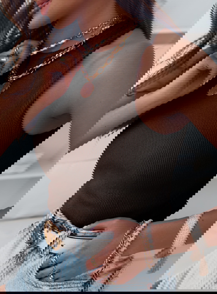 Czekoladowy top na ramiączka Natalee