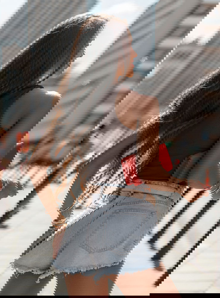 Czekoladowy top na ramiączka Cristii