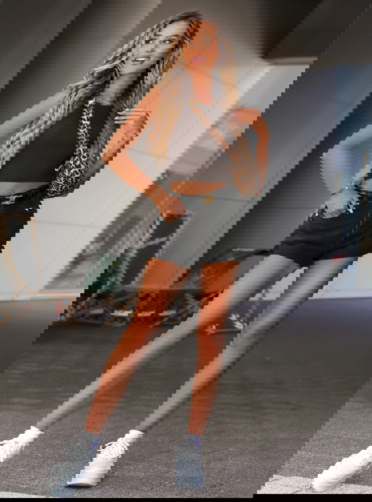 Czekoladowy top na ramiączka Jerin