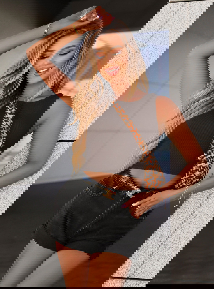 Czekoladowy top na ramiączka Jerin