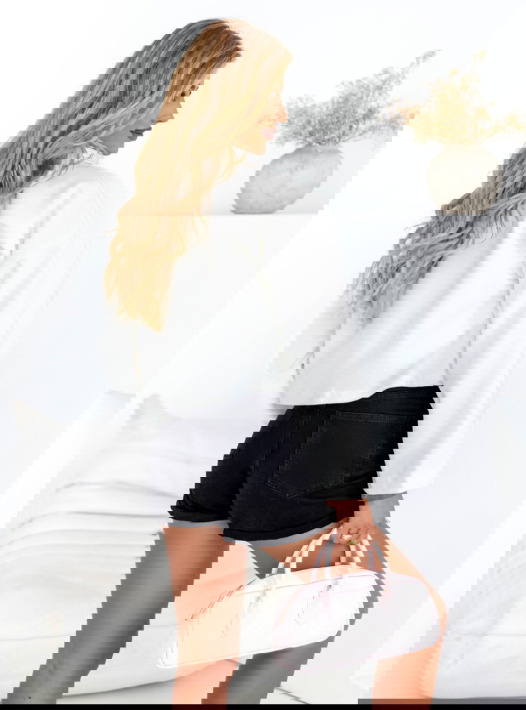 Biała kurtka zapinana na zamek Taralyn