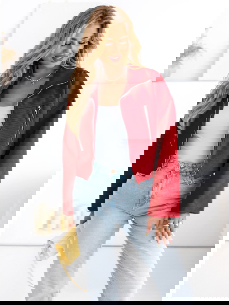 Malinowa kurtka zapinana na... 2