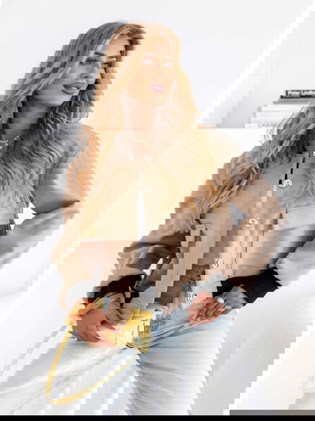 Beżowa kurtka zapinana na... 2