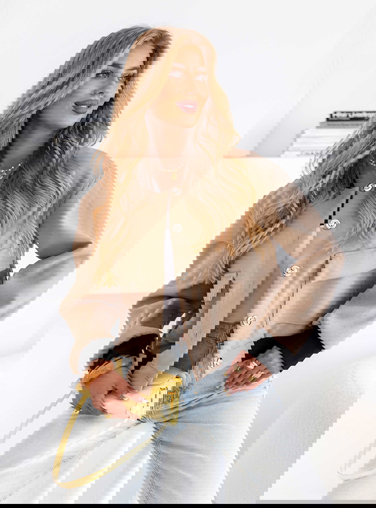 Beżowa kurtka zapinana na guziki Madinna