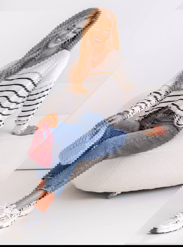 Biały sweter w paski Chinyere