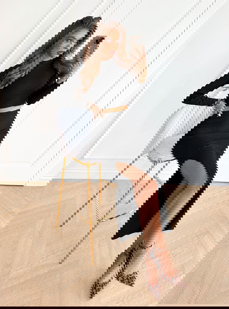 Czarny prążkowany komplet...