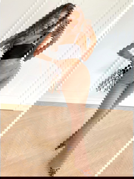 Beżowe prążkowane spodnie z... 2