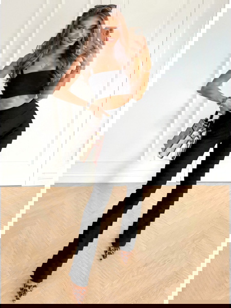 Czarne prążkowane spodnie z...