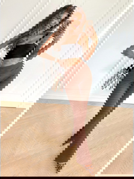 Prążkowane spodnie z...