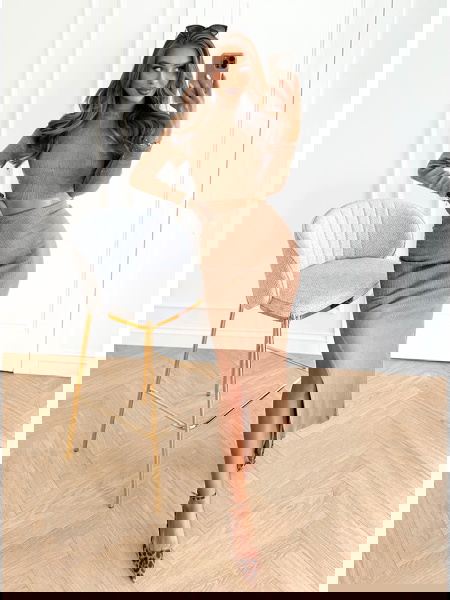 Beżowy prążkowany komplet...