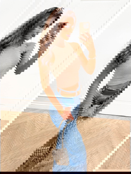 Beżowy prążkowany top na...