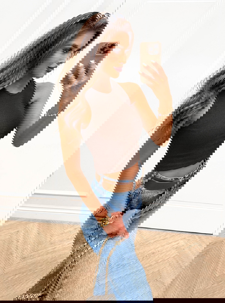 Czekoladowy prążkowany top na...