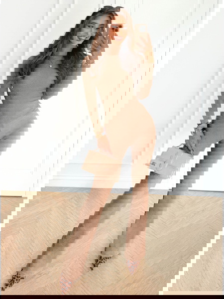 Beżowy prążkowany komplet...