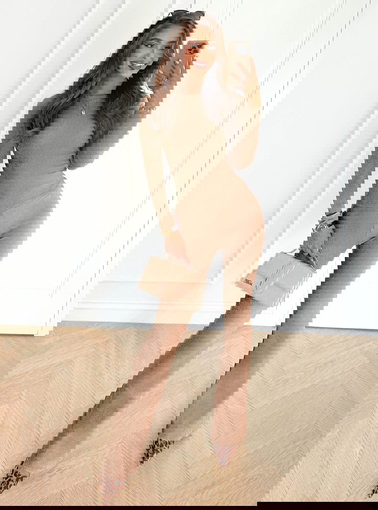 Beżowy prążkowany komplet dopasowana...