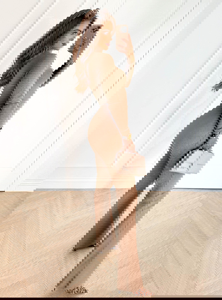 Beżowy prążkowany komplet dopasowana...