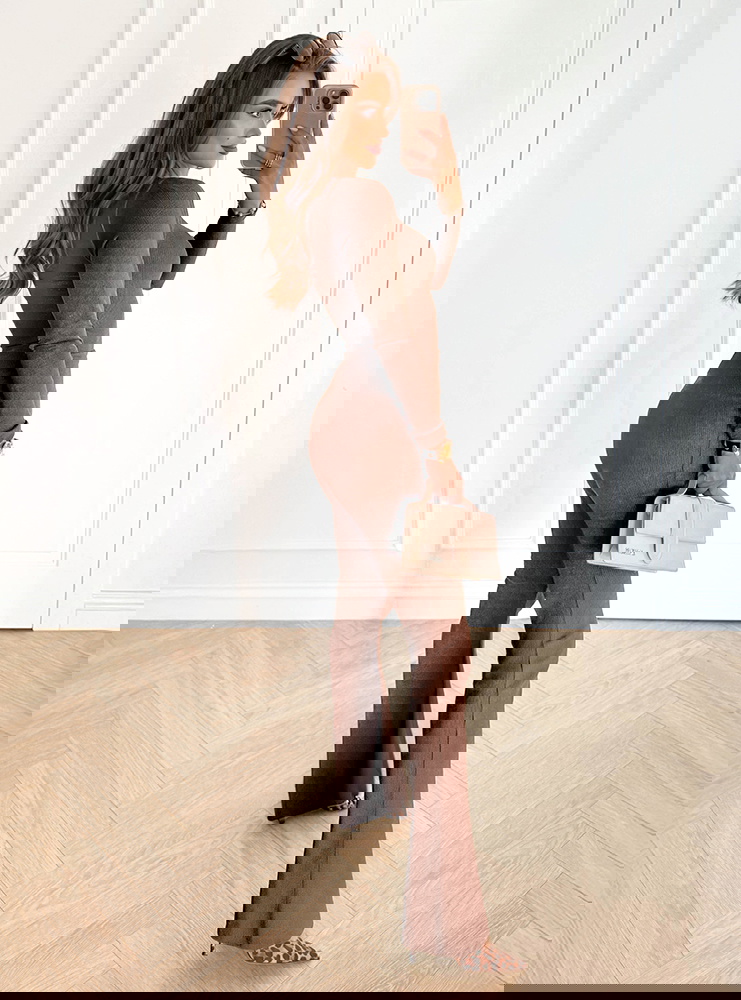 Prążkowany komplet dopasowana bluzka...