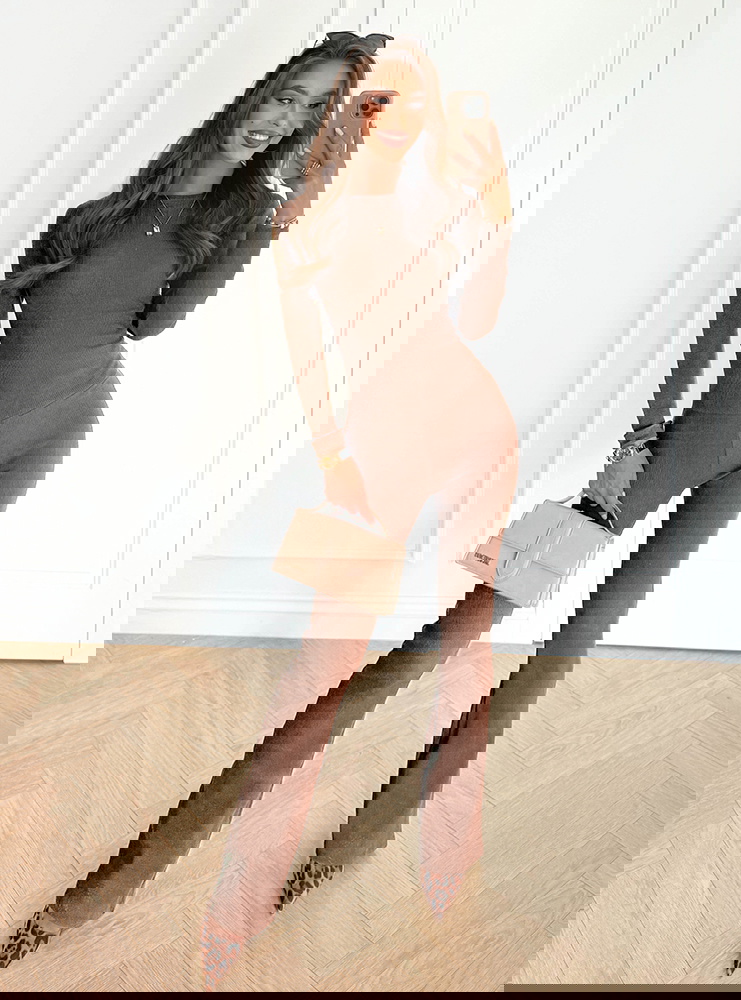 Prążkowany komplet dopasowana bluzka...