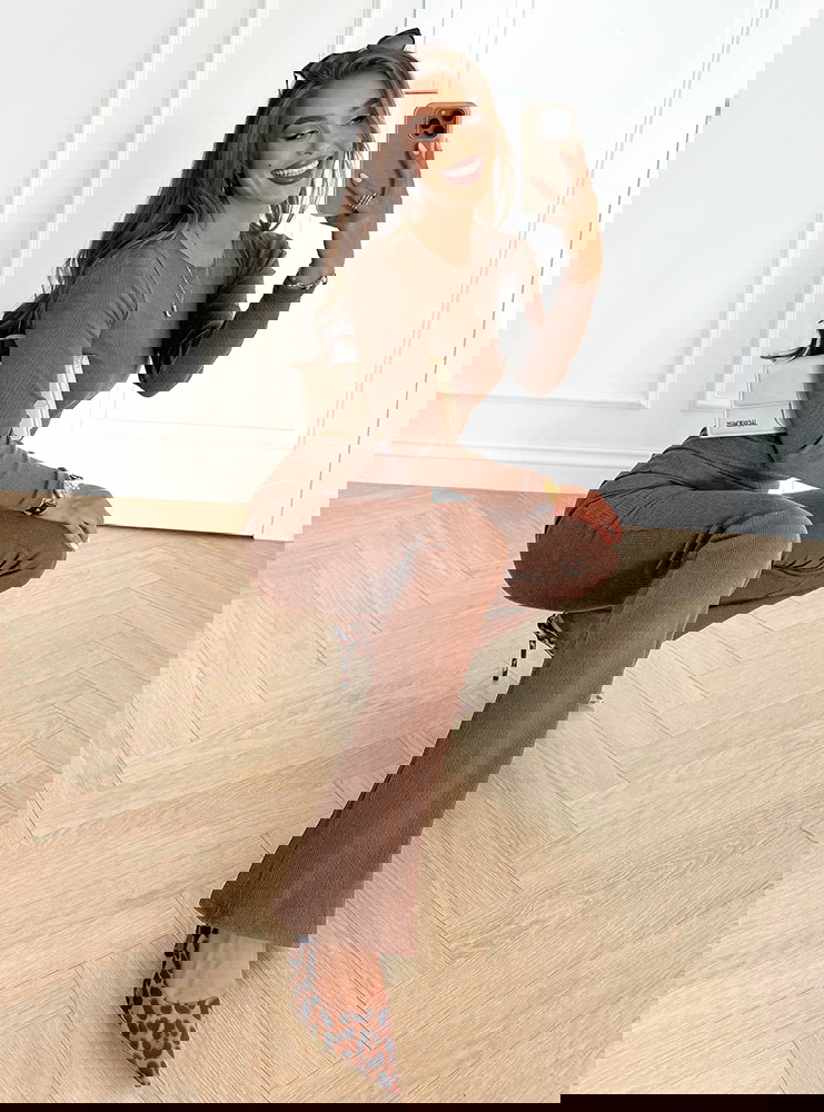 Prążkowany komplet dopasowana bluzka...