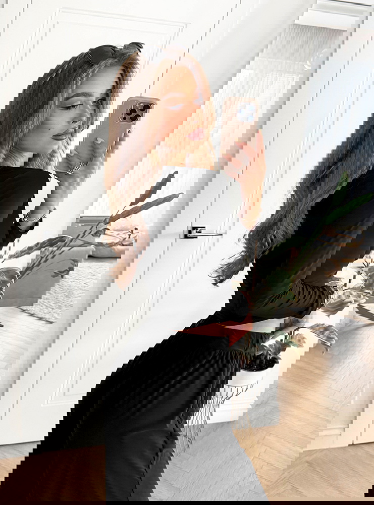 Czarny komplet bluzka i szerokie...