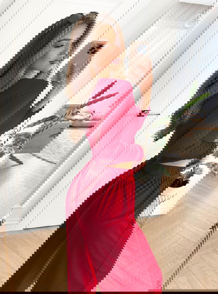 Malinowy komplet bluzka i szerokie...