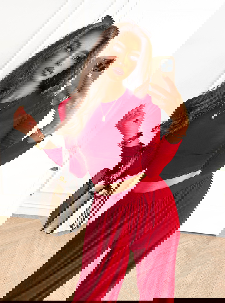 Malinowy komplet bluzka i szerokie...