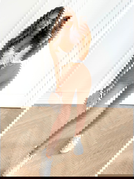 Beżowe prążkowane... 2