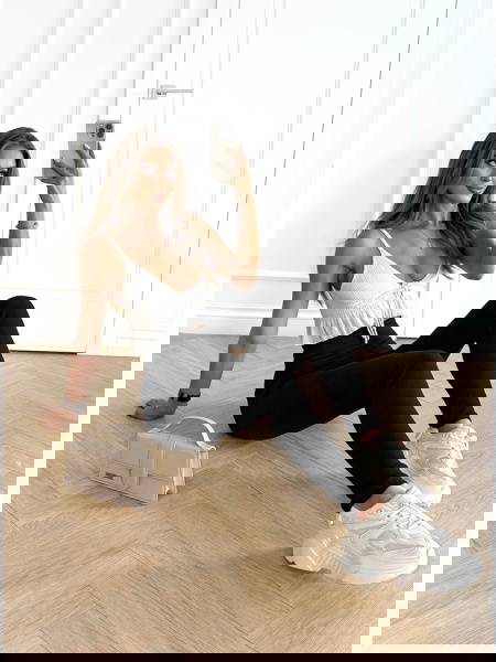 Czarne prążkowane...