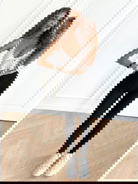 Czarne prążkowane... 2