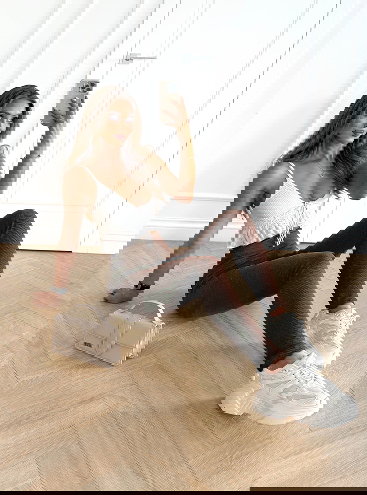 Czekoladowe prążkowane dopasowane...