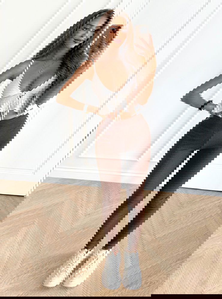 Czekoladowe prążkowane dopasowane...