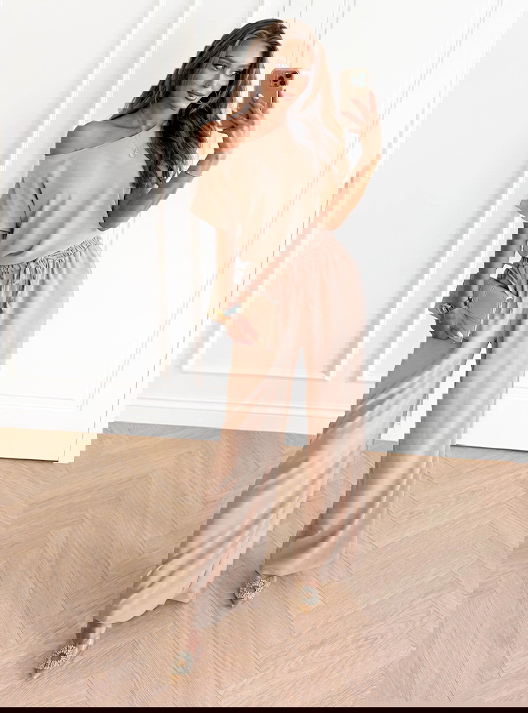 Beżowy komplet bluzka z krótkim...