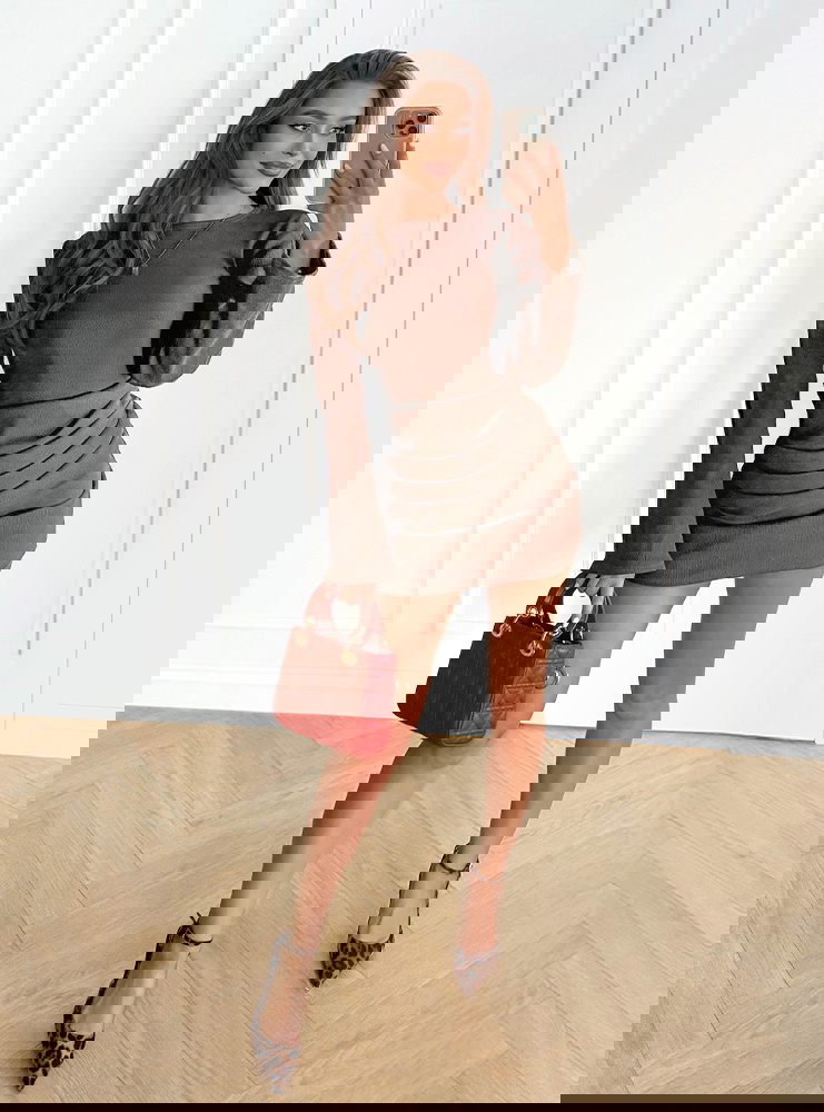 Prążkowana sukienka mini Lovelie -...