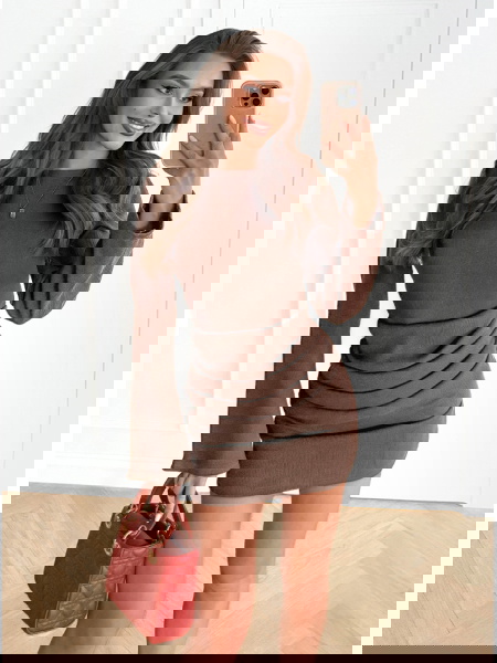 Prążkowana sukienka mini... 2