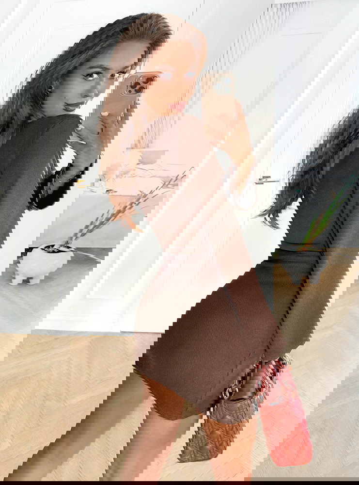 Prążkowana sukienka mini Lovelie -...