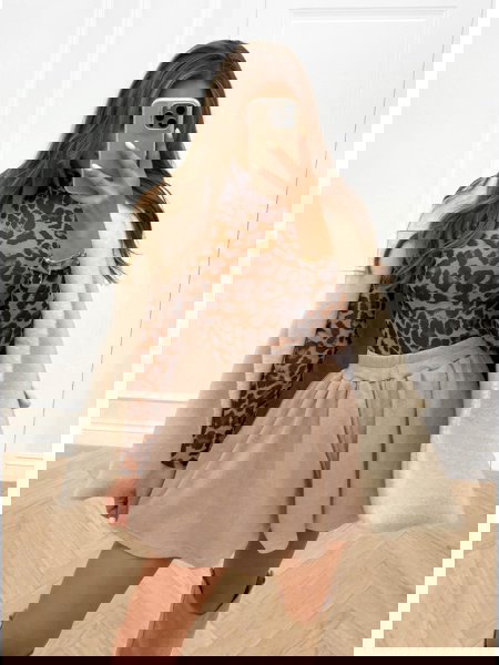 Beżowe prążkowane spodenki... 2