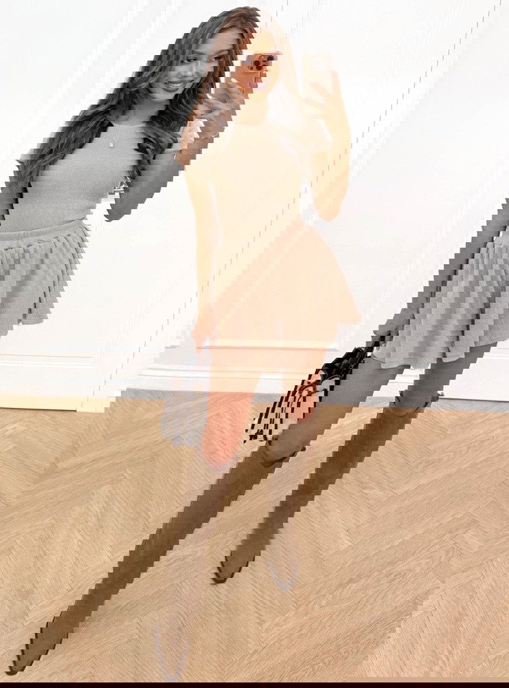 Beżowy komplet prążkowany bluzka i...