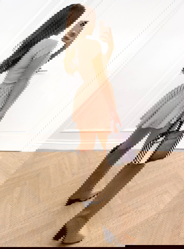 Beżowy komplet prążkowany bluzka i...