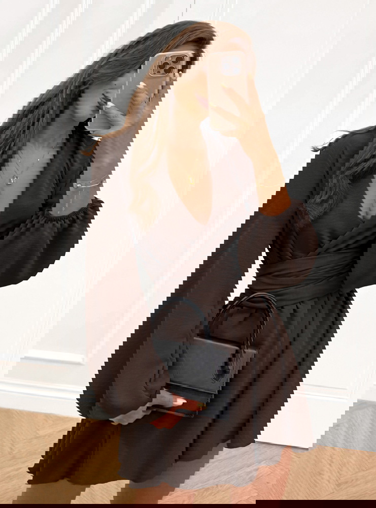 Czekoladowy kombinezon jak sukienka z bufiastymi rękawami Dilettia