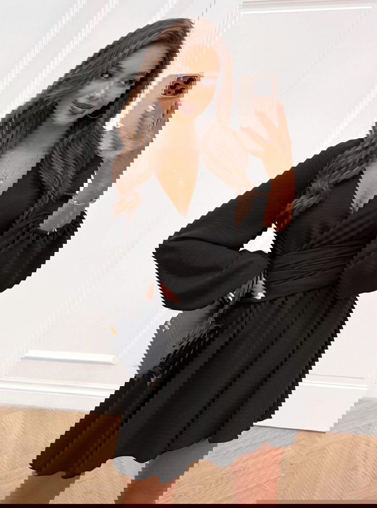 Czarny kombinezon jak sukienka z...