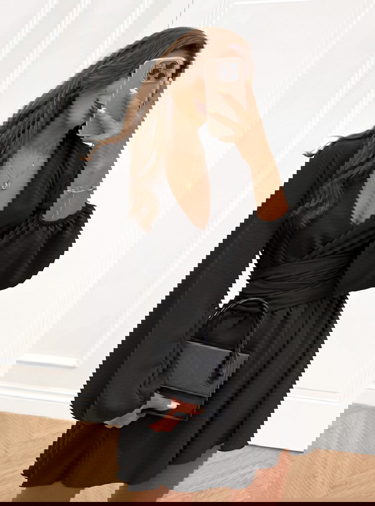 Czarny kombinezon jak sukienka z...