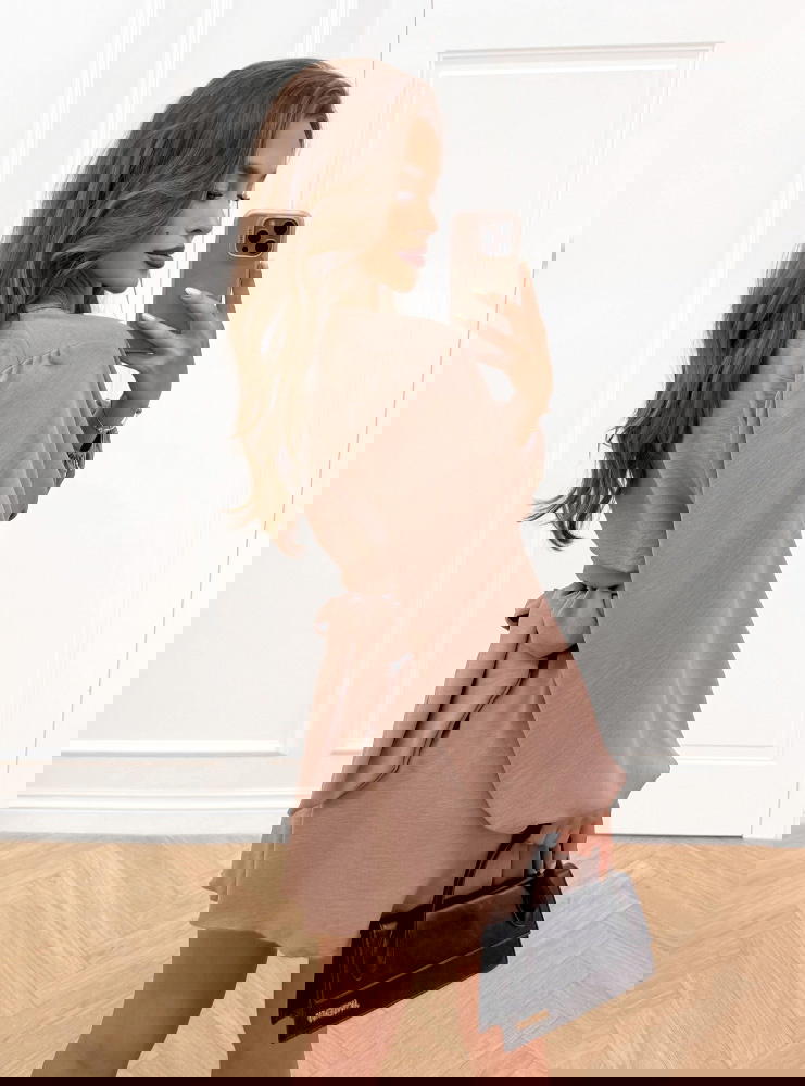 Kombinezon jak sukienka z bufiastymi...